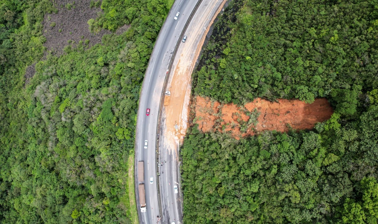 Transportadores cobram agilidade em liberação total da BR-277, há 60 dias com interdições